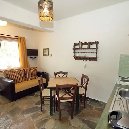 מלון Vila Vivari 3*